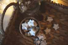 Load image into Gallery viewer, Raspberry & Peppercorn Soy Wax Melts