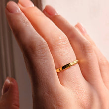 Load image into Gallery viewer, Everyday Gold Scallop Ring
