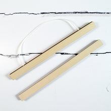 Load image into Gallery viewer, Straight Magnetic Picture Hangers