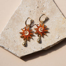 Load image into Gallery viewer, Sol Hoop Earrings