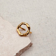 Load image into Gallery viewer, Everyday Molten Circle Ring