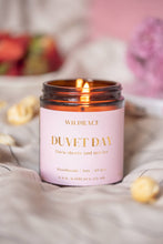 Load image into Gallery viewer, Duvet Day - Warm Linen Sheets Candle
