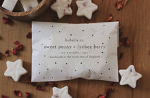 Load image into Gallery viewer, Sweet Peony &amp; Lychee Berry Soy Wax Melts
