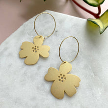 Load image into Gallery viewer, Gold Flower Hoop Earrings
