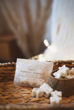 Load image into Gallery viewer, Raspberry &amp; Peppercorn Soy Wax Melts
